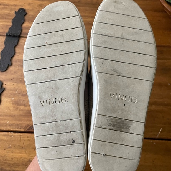 VINCE Sneakers Womens Sz 7 Blair Slip On Loafers Perforated Taupe Beige - Picture 4 of 9